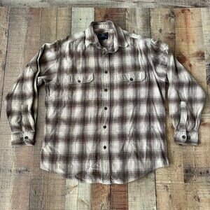Woolrich men’s brown and cream plaid flannel long sleeve button down -M